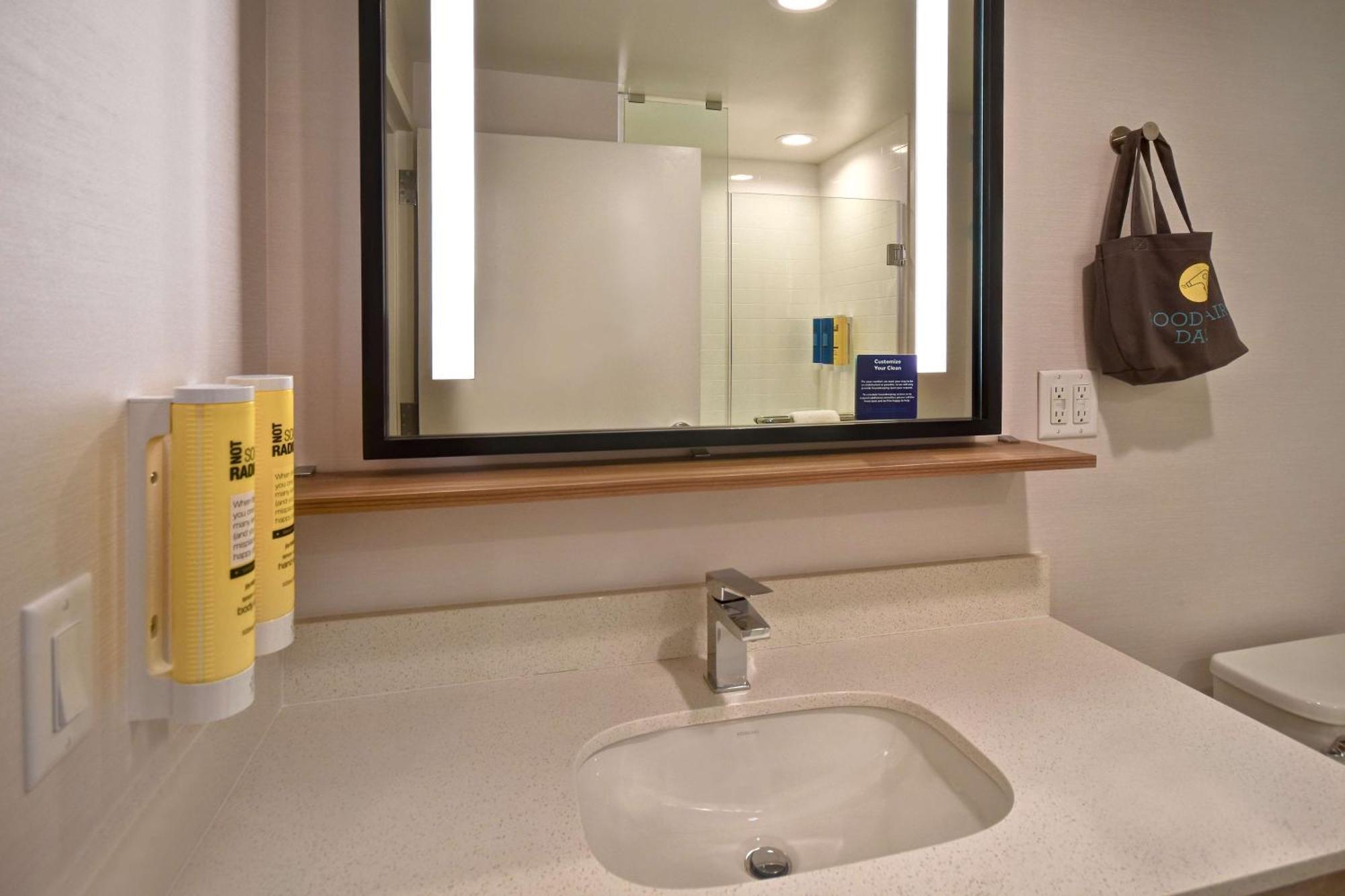Tru By Hilton Concord, Nh Hotel Luaran gambar